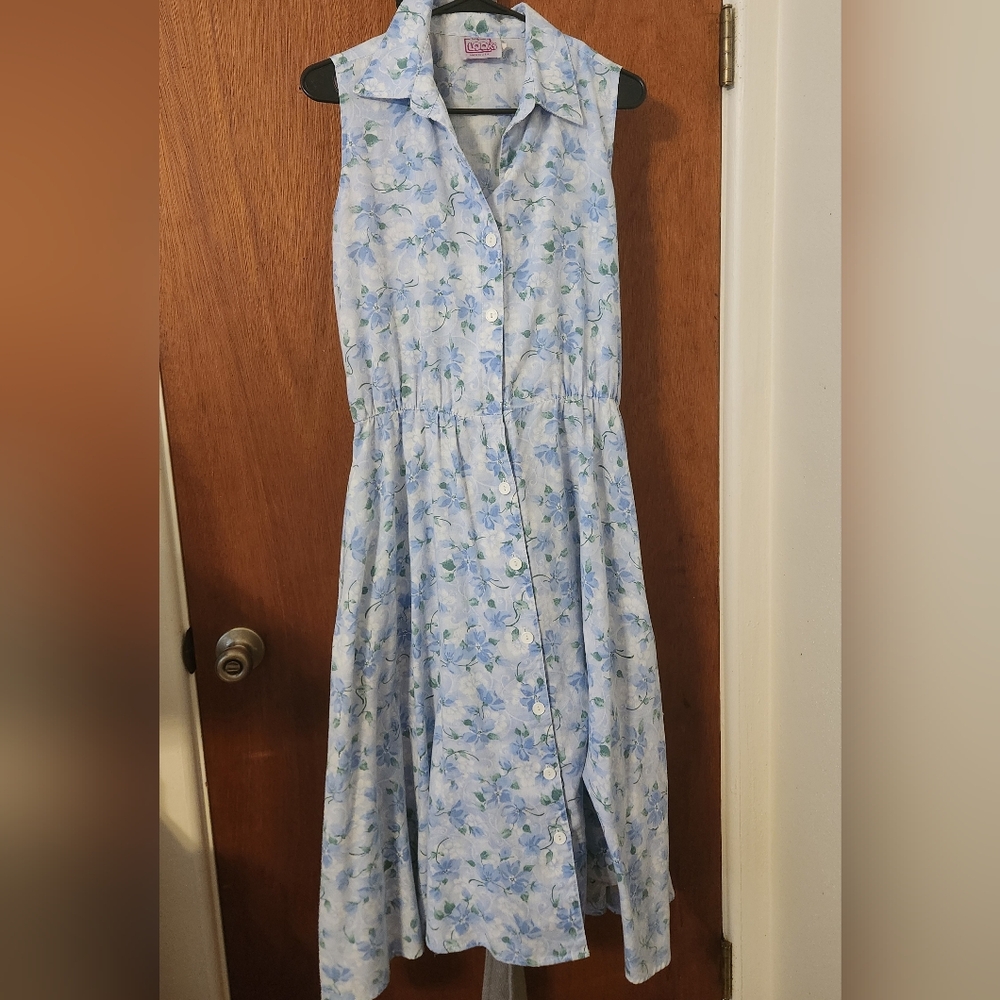 Floral Button-Down Sleeveless Dress